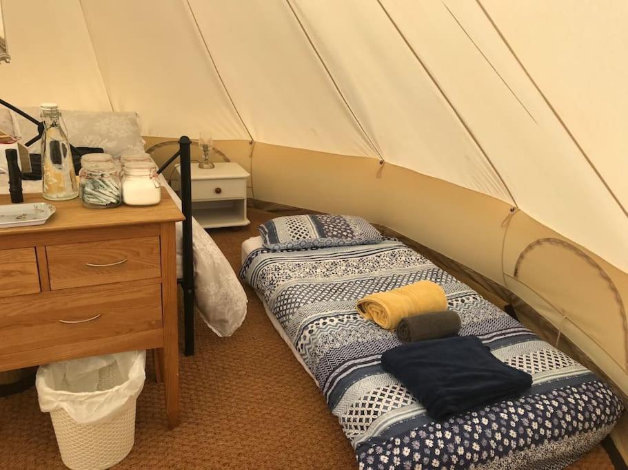 Cox Hill Glamping Badger Otel Truro Dış mekan fotoğraf